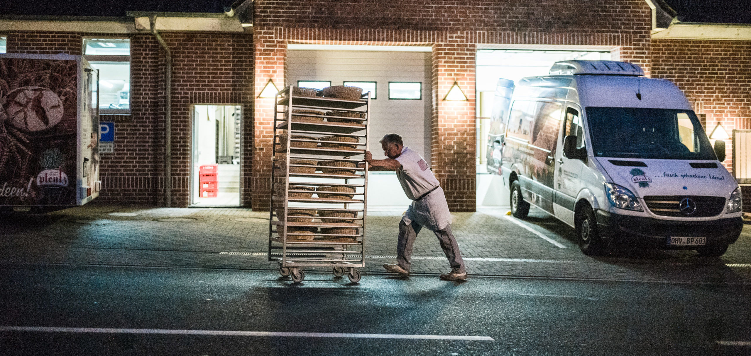 EIN TAG IM LEBEN VON – BÄCKER – ALEX & VOLKER